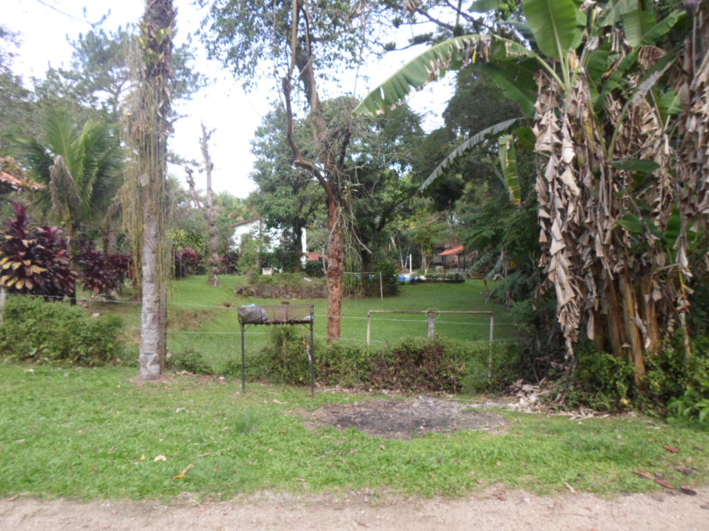 Sitio 7.000m² com piscina e campo futebol em Guapimirim