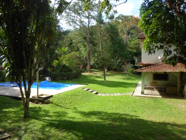 Sitio 7.000m² com piscina e campo futebol em Guapimirim